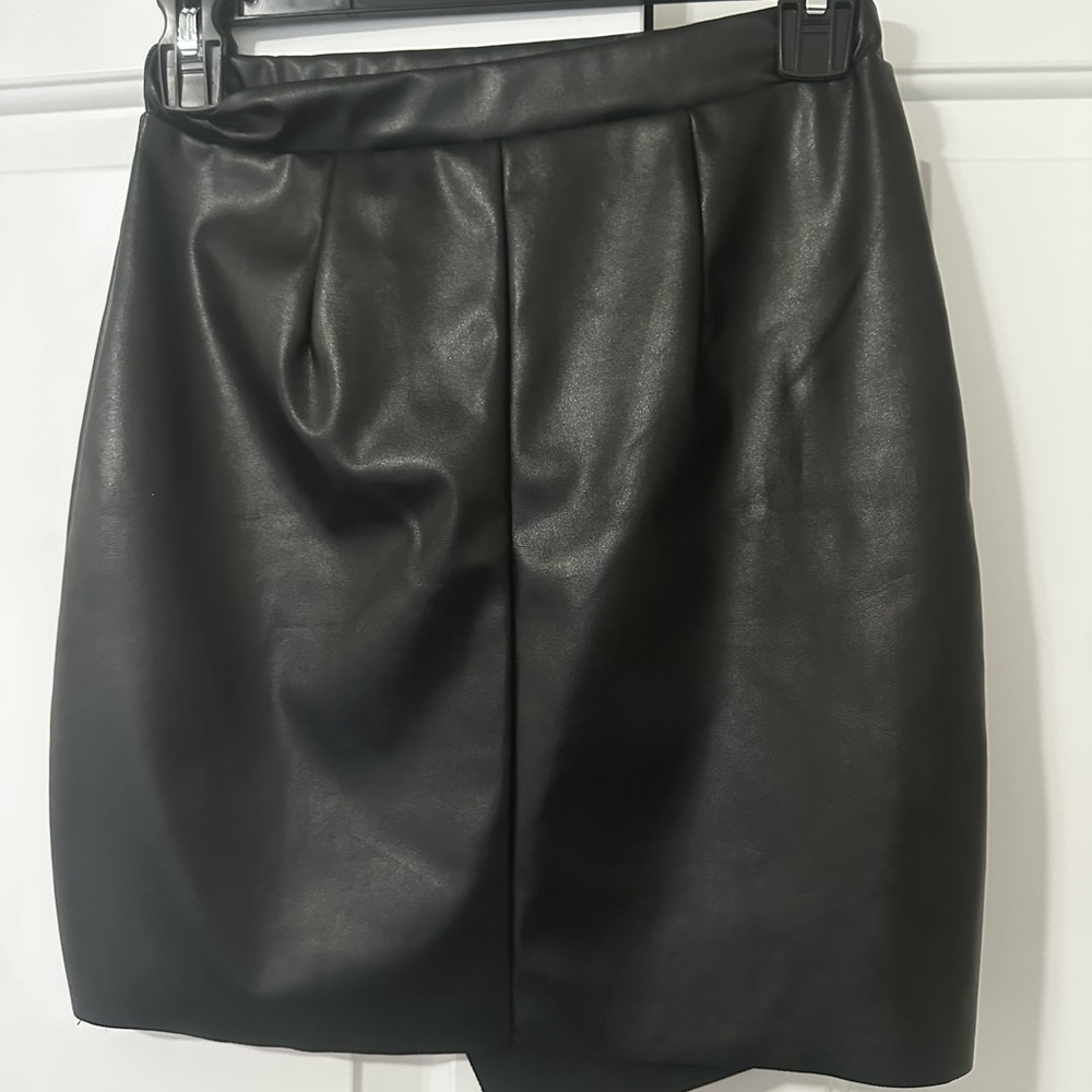 PrettyLittleThing Black Bubble Mini Skirt
